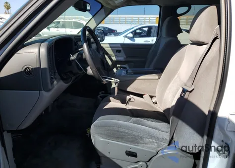 2005 Chevrolet Suburban C1500 z USA, uszkodzony, nr VIN 3GNEC16Z65G251978